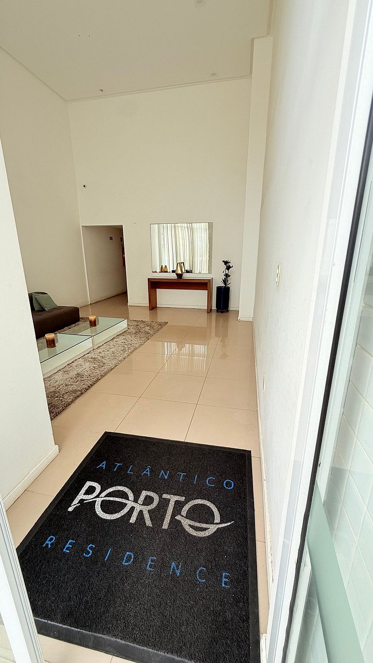 Apartamento 1 Quarto com Varanda no Atlântico Porto Residenc