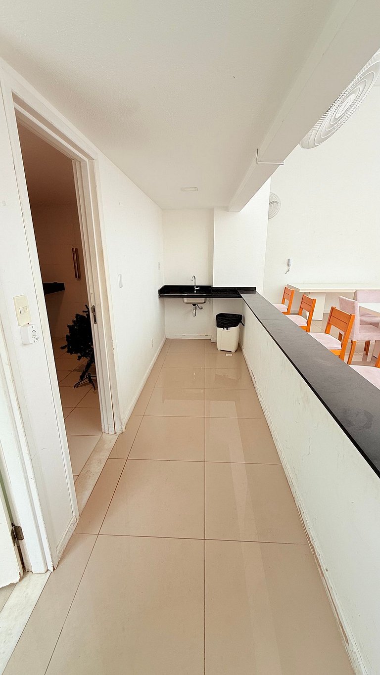Apartamento 1 Quarto com Varanda no Atlântico Porto Residenc