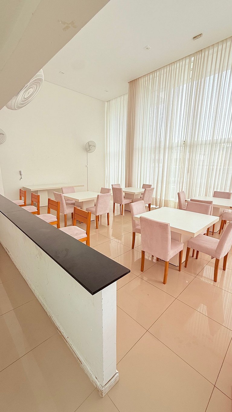 Apartamento 1 Quarto com Varanda no Atlântico Porto Residenc