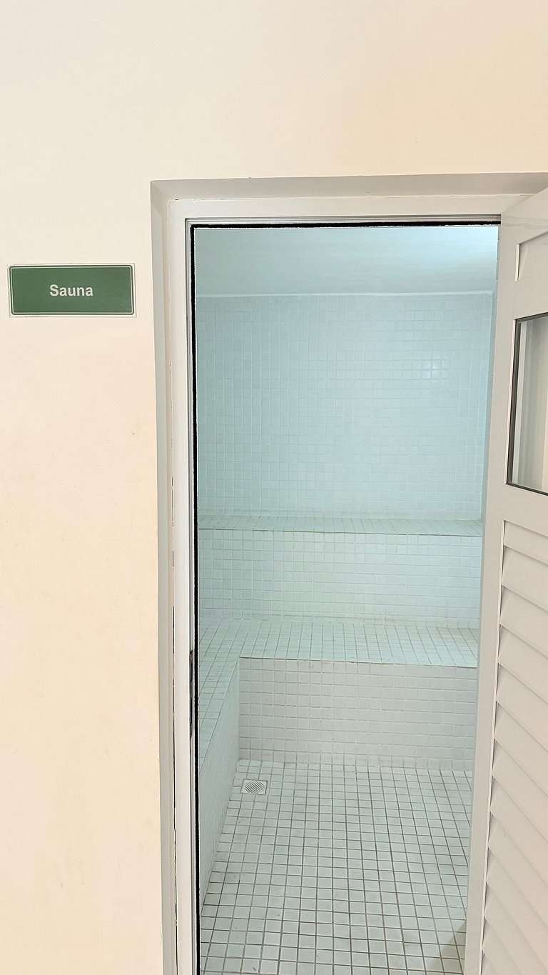 Apto charmoso com varanda a poucos passos da Orla