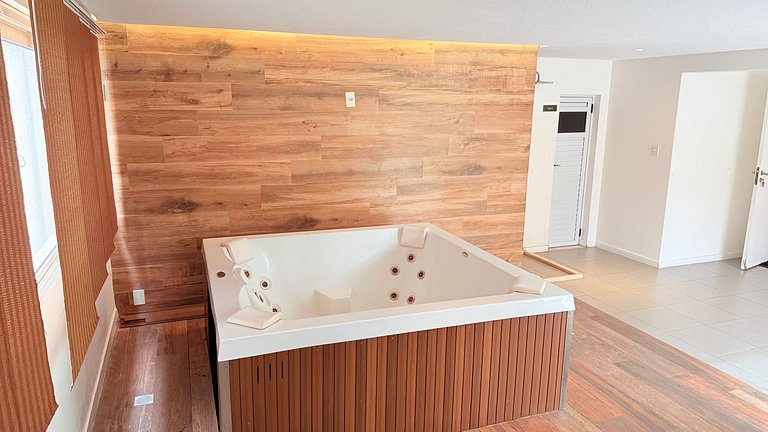 1-Bedroom Apartment with Balcony at Atlântico Porto Residenc