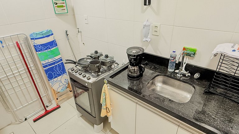 Apto charmoso com varanda a poucos passos da Orla