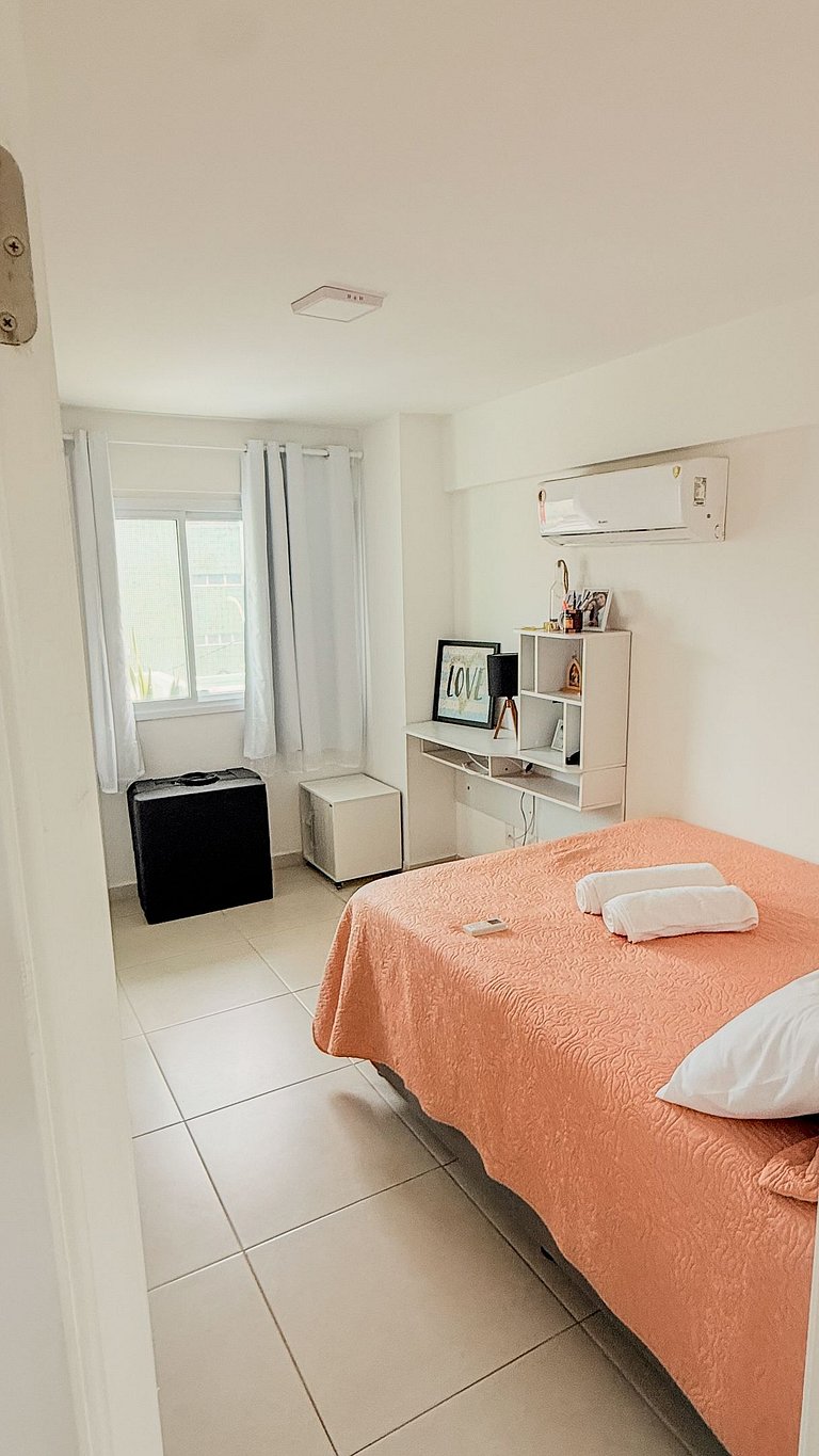 Apartamento 1 Quarto com Varanda no Atlântico Porto Residenc