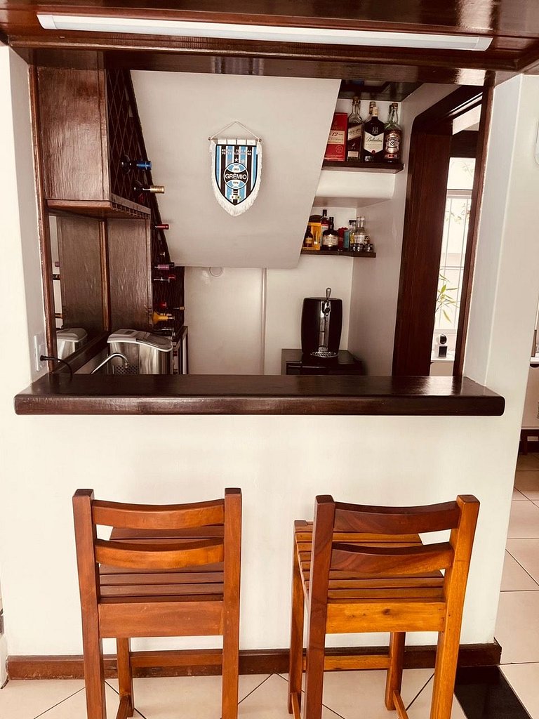 Casa completa com piscina em Vilas do Atlântico