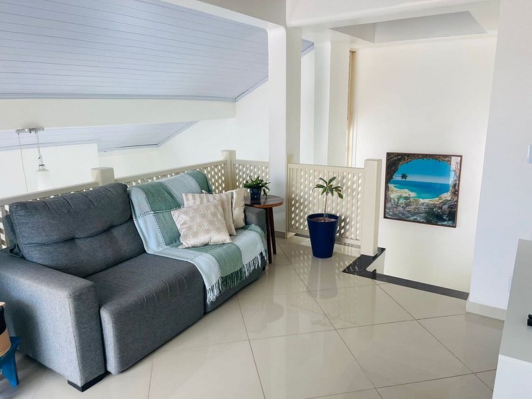 Casa completa com piscina em Vilas do Atlântico